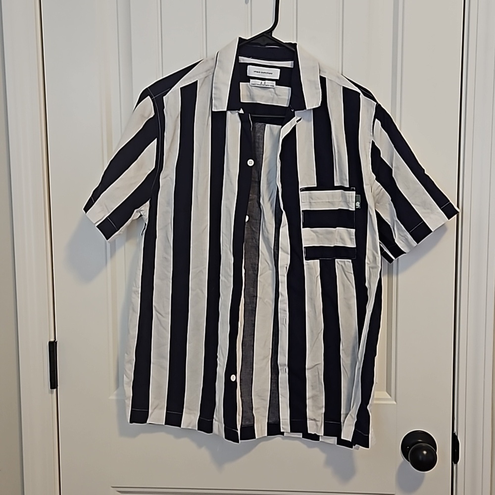 Urban Outfitters Men's Stripped Short Sleeve Button Down Size S